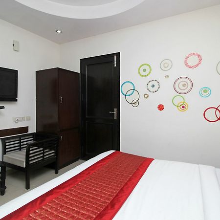 Oyo 9030 Hotel Delhi Airport Plaza Új-Delhi Kültér fotó