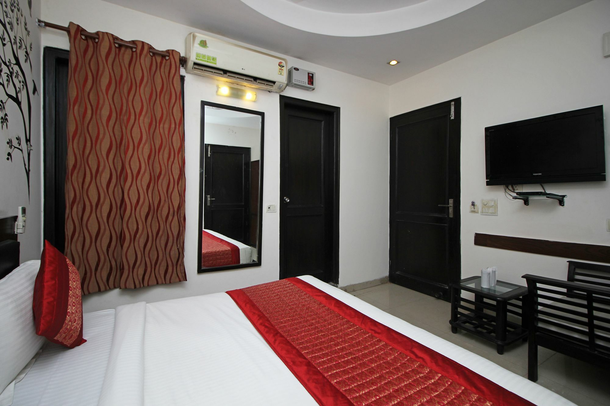 Oyo 9030 Hotel Delhi Airport Plaza Új-Delhi Kültér fotó